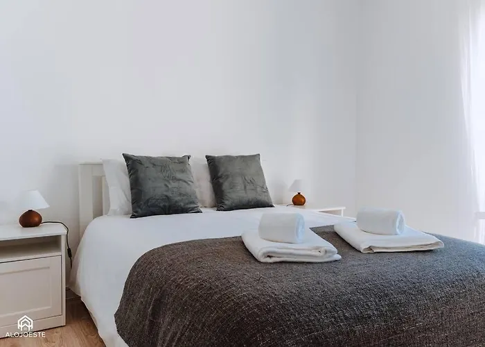 Дом отдыха Puerto Raval - 5 Bedrooms - Bbq & Garden Санта-Круш