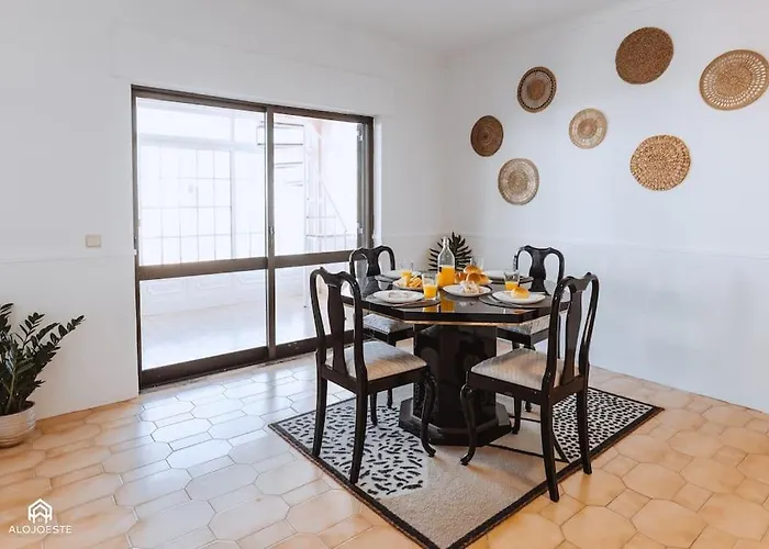 Дом отдыха Puerto Raval - 5 Bedrooms - Bbq & Garden Санта-Круш