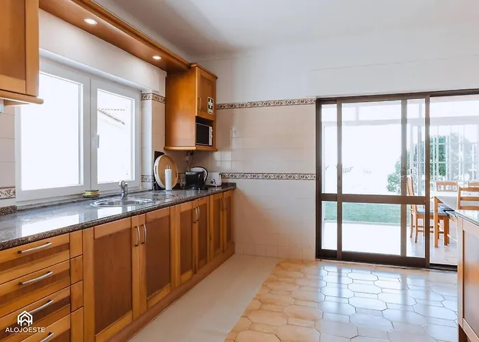 Дом отдыха Puerto Raval - 5 Bedrooms - Bbq & Garden Санта-Круш