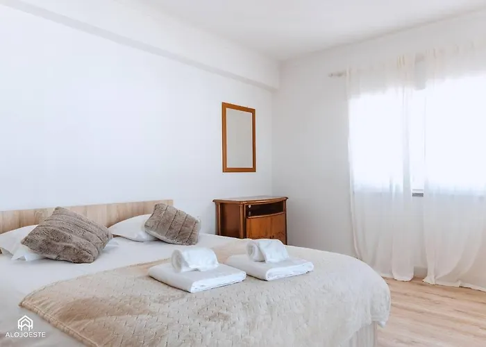 Дом отдыха Puerto Raval - 5 Bedrooms - Bbq & Garden